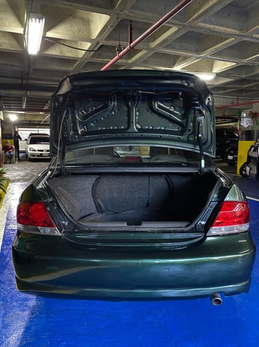 Imagen 7 de 9 de Mitsubishi Lancer Touring 2012