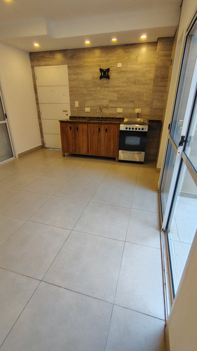 Departamento En Tapiales Al Frente, Dos Ambientes