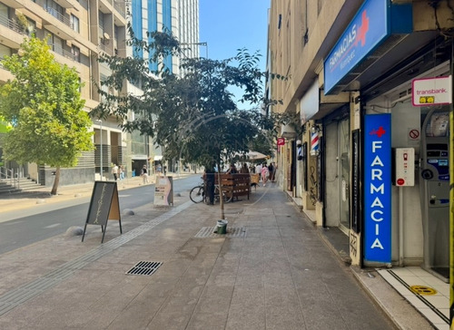 Excelente Local Comercial En Calle Merced
