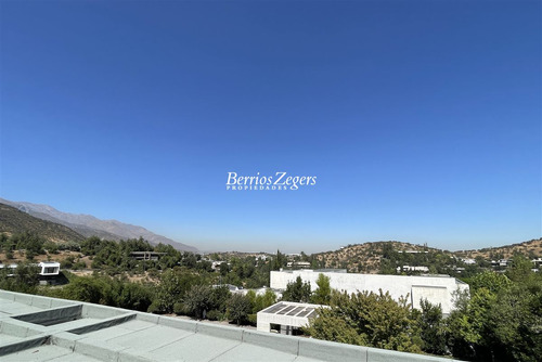 Casa En Venta De 5 Dorm. En Lo Barnechea Valle Escondido