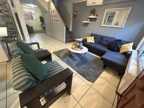Casa En Venta De 4 Dorm. En Cerrillos