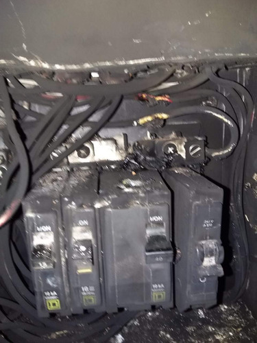 Imagen 2 de 3 de Electricista. Que No Le Pase Esto En Verano.