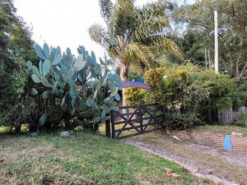 Casa Quinta Con Pileta, Y Amplio Terreno Parquizado