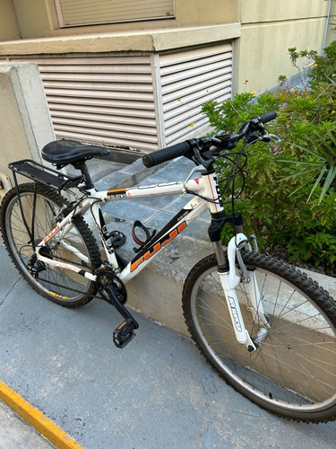Bicicleta Fuji Nevada 4.0