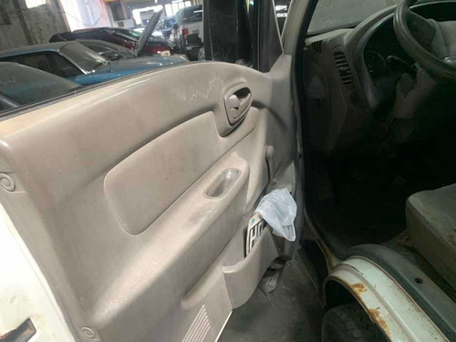 Hyundai Con Detalles H-100 2.4 Premium Solo Caja Con Oxido