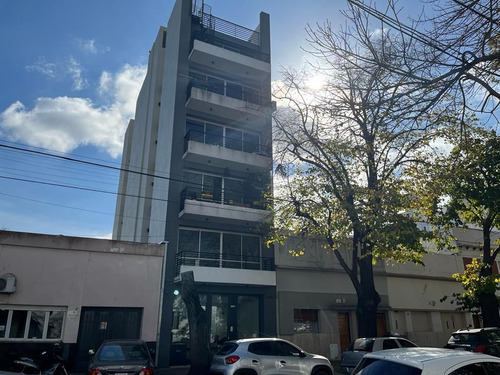 Piso En Venta Ubicado En 42 12 Y 13