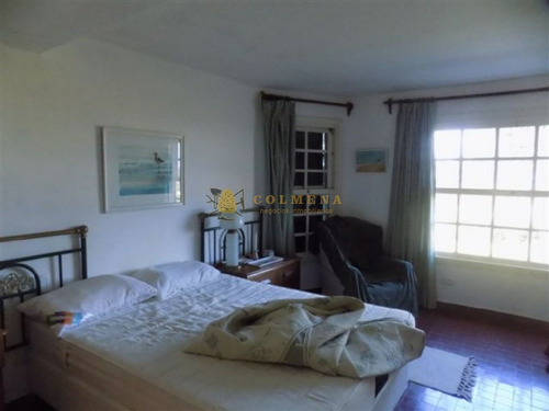 Apartamento En Muy Buena Ubicacion En La Brava, De 3 Dor, 3 Baños Mas Dependencia Con Baño, Y Cochera Techada. Consulte!!!!!!- Ref: 2063