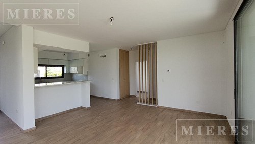 Casa En Venta Sobre Lote Interno En Barrio Ceibos Puertos