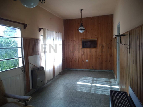 Venta Casa En San Antonio De Areco Con Amplio Terreno - Excelente Ubicacion