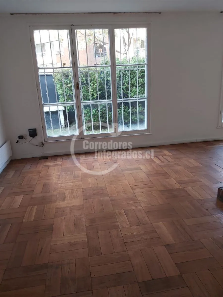 Imagen 3 de 18 de Casa En Arriendo De 4 Dorm. En Las Condes Metro E. Militar