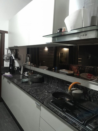 Vende Ph C Cochera En P.a. En Caraffa Y O. Pintos