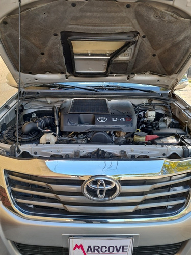 Imagen 9 de 11 de Toyota Hilux 3.0 Cd Srv Cuero 4x4 5at - A4 2015