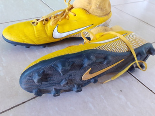 botines de neymar amarillos