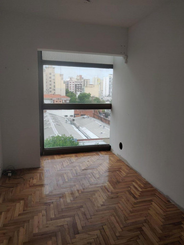 Imagen 2 de 6 de Excelente Oficina A La Calle Sobre Av. Luro