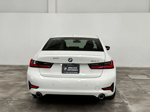 BMW Serie 3 2.0 330i Sport Line At