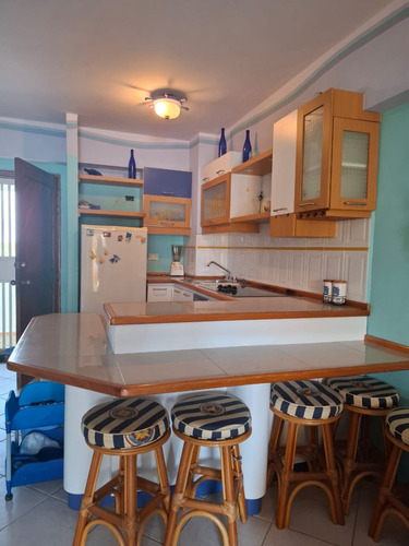 Se Vende Apartamento En Conj. Residencial Puerto Limon Tucacas Edo. Falcon. L.m