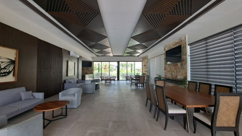 Casa De 4 Recámaras Dentro De Privada Cerca De La Isla, En Cholul