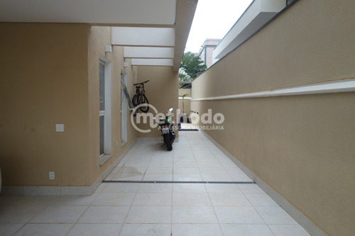 Deslumbrante Sobrado No Condomínio Terras Do Cancioneiro Com 04 Dormitórios Sendo 03 Suítes, Amplas Salas Integradas A Área Gourmet Completa. - Ca00859 - 69204696