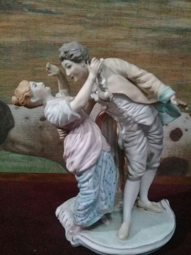 Antigua Figura Galante De Porcelana Meissen 