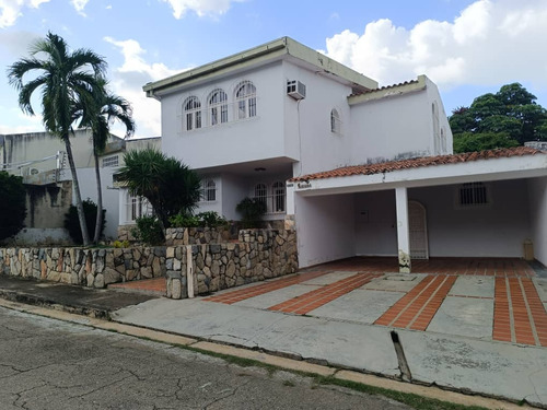  Quinta A Remodelar En Venta Calle Cerrada  La Viña