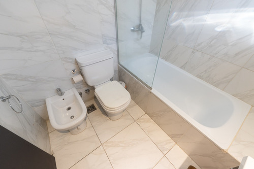 Semipiso 3 Ambientes Al Frente Con Gran Balcón, Terraza Y Pileta