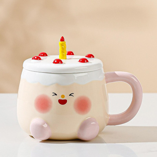 Taza De Té Y Taza De Café Con Tarta De Cumpleaños Y Tapa