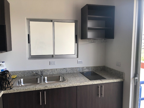 Imagen 2 de 9 de Apartamento Semi Amueblado Cerca Del Mall Paseo Las Flores