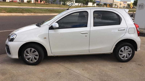 Toyota Etios Hb X 13l At