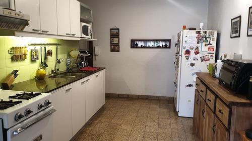 Imagen 3 de 10 de Venta De Chalet En Panta Baja De 4 Ambientes - Castelar Norte
