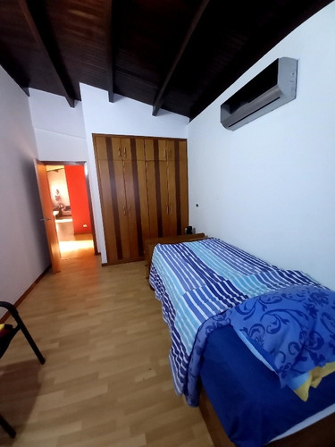 Vendo Preciosa Casa Con Piscina En La Boyera. 510 M2