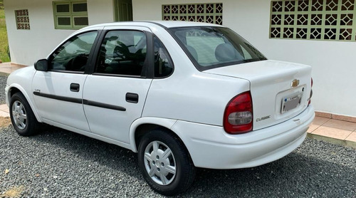 Chevrolet Corsa Classic 1.0 Life Flex Power 4p 70 Hp