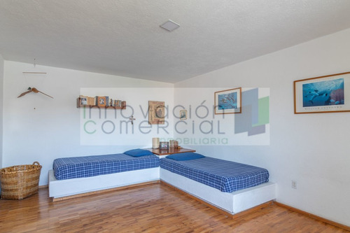 Jurica, Casa En Venta En La Mejor Calle