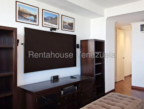 Estupendo Y Amplio Apartamento En Alquiler Con Inmejorable Ubicación La Tahona