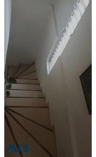 Casa 3 Niveles En Unidad Abierta(mls#253402)