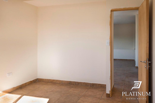 Venta Casa 2 Dormitorios San Luis Con Cochera