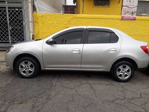 Imagem 2 de 9 de Renault Logan 2014 1.6 Dynamique Hi-power 4p