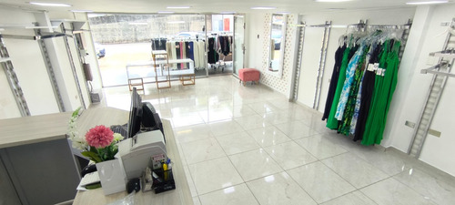 Ju Local En Venta Ubicado En El C.c Pinar
