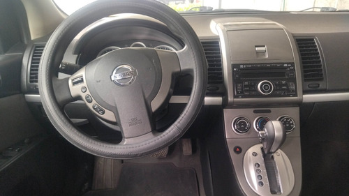 Nissan Sentra 2.0 Custom Cvt