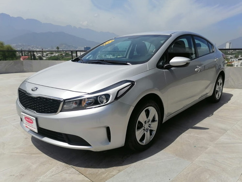 Imagen 3 de 9 de Kia Forte L 2018