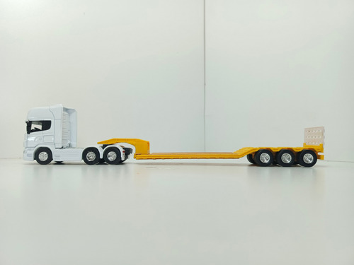Camión Scania Escala 1:64 Con Carretón Toyplay Blanco