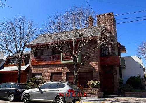 Venta Casa 5 Ambientes Barrio Naon Mataderos