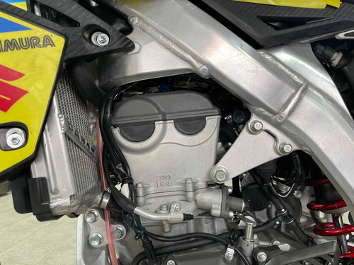 Imagen 5 de 12 de Suzuki Rmz