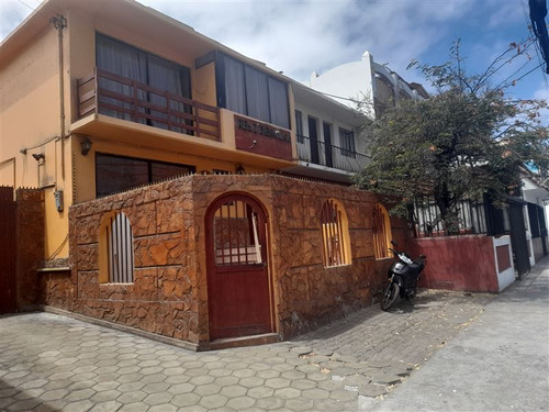 Casa En Venta De 9 Dorm. En Antofagasta