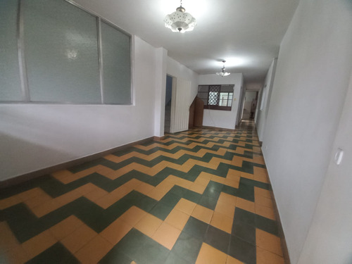 Venta De Casa En Santa Lucia, Medellin