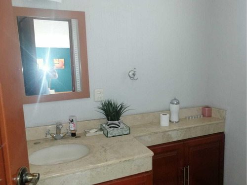 Casa En Venta En Nueva Chapultepec, Morelia, Michoacán De Ocampo C.p. 58280