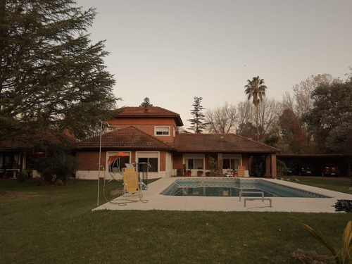 Imagen 2 de 30 de Casa Quinta En Venta, Paul Harris 465, Barrio El Cazador