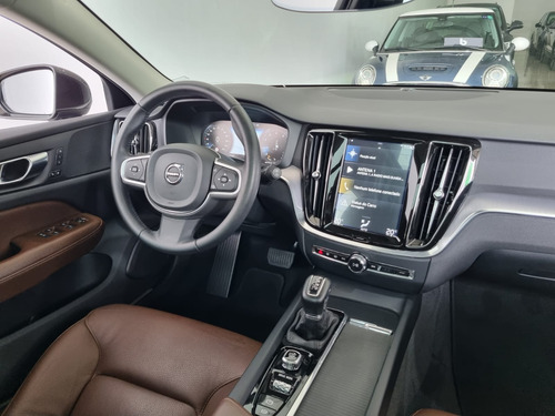 Volvo V60 2.0 T5 Momentum Drive-e 5p