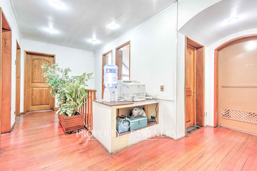 Casa Con Gran Terreno En Las Condes Muy Próxima A ...