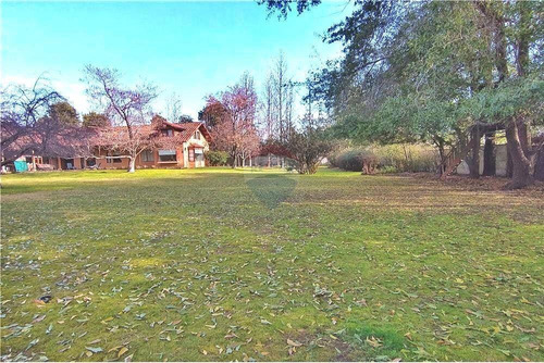 Se Vende Amplia Casa Av. Las Rastras.