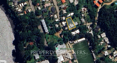 Oportunidad De Inversión. Amplio Sitio Con Casa En...